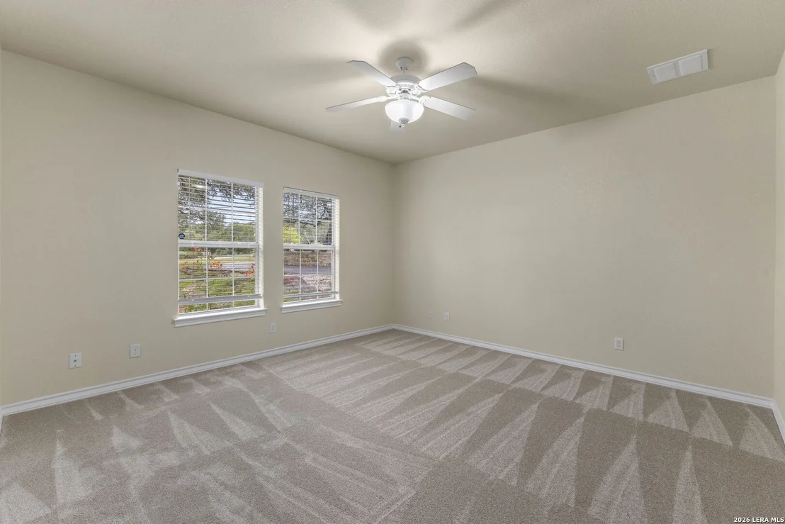 Photo of 128 Comal Oak