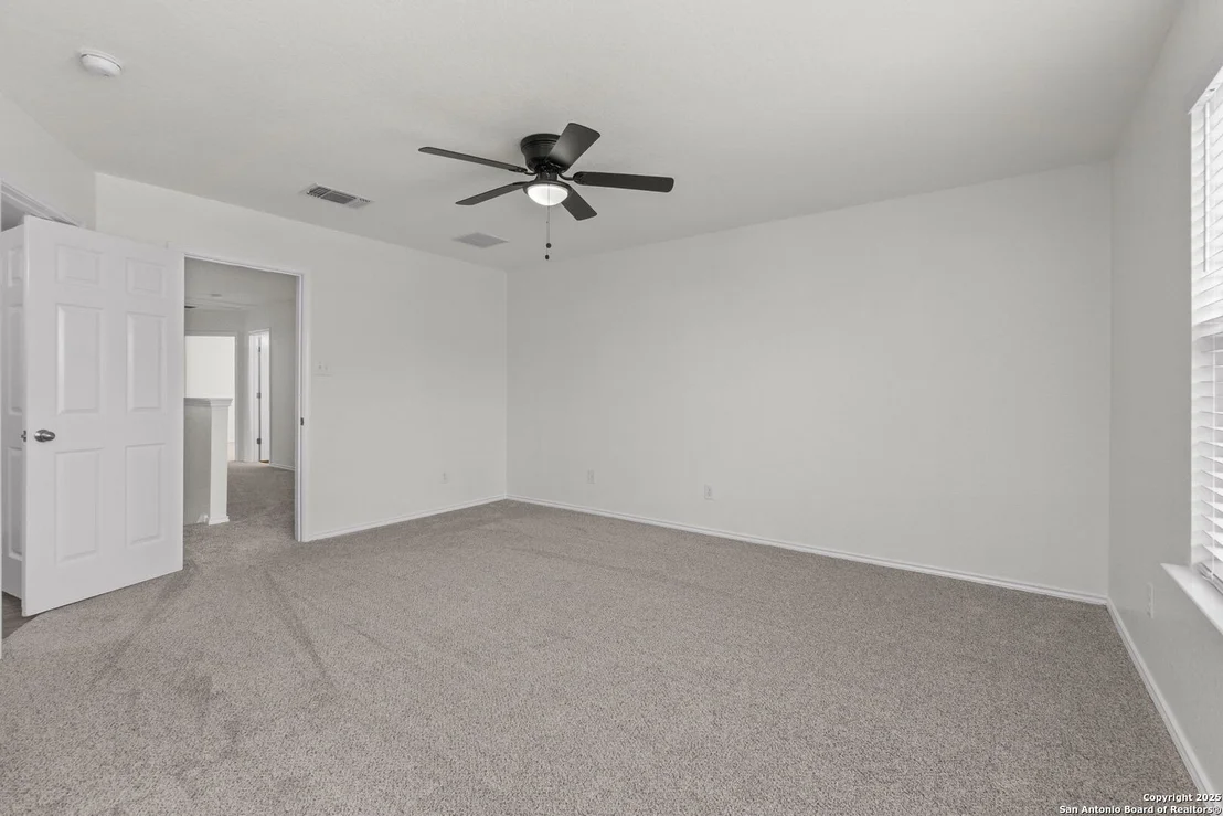 Photo of 3917 Legend Pond