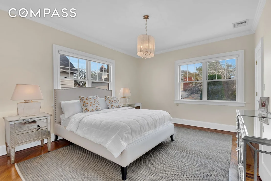 Photo of 8311 Colonial Road