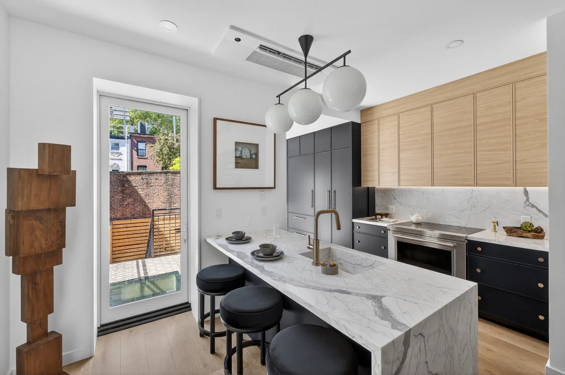 Photo of 340 CARROLL Street