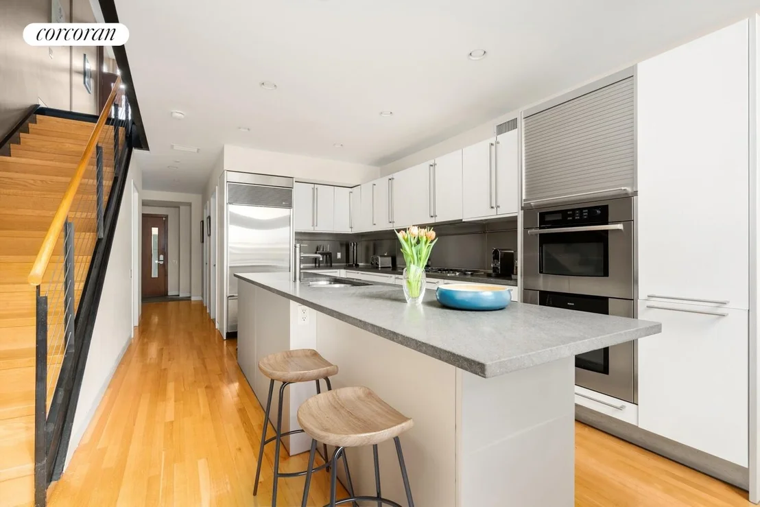 Photo of 285 STATE Street