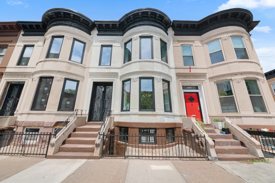 Photo of 217 OVINGTON Avenue