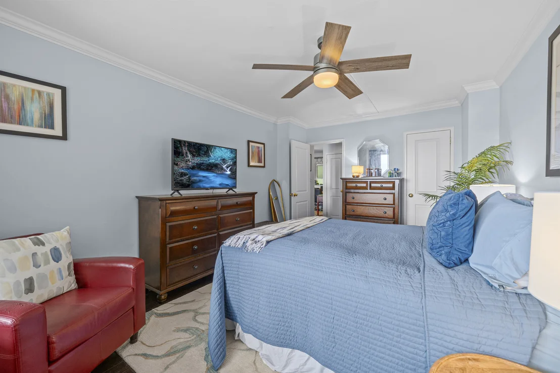 Photo of Unit 2C at 2575 PALISADE Avenue