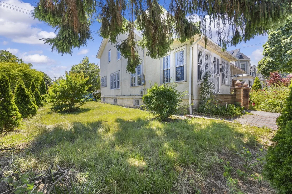 Photo of 3820 CLARENDON Road