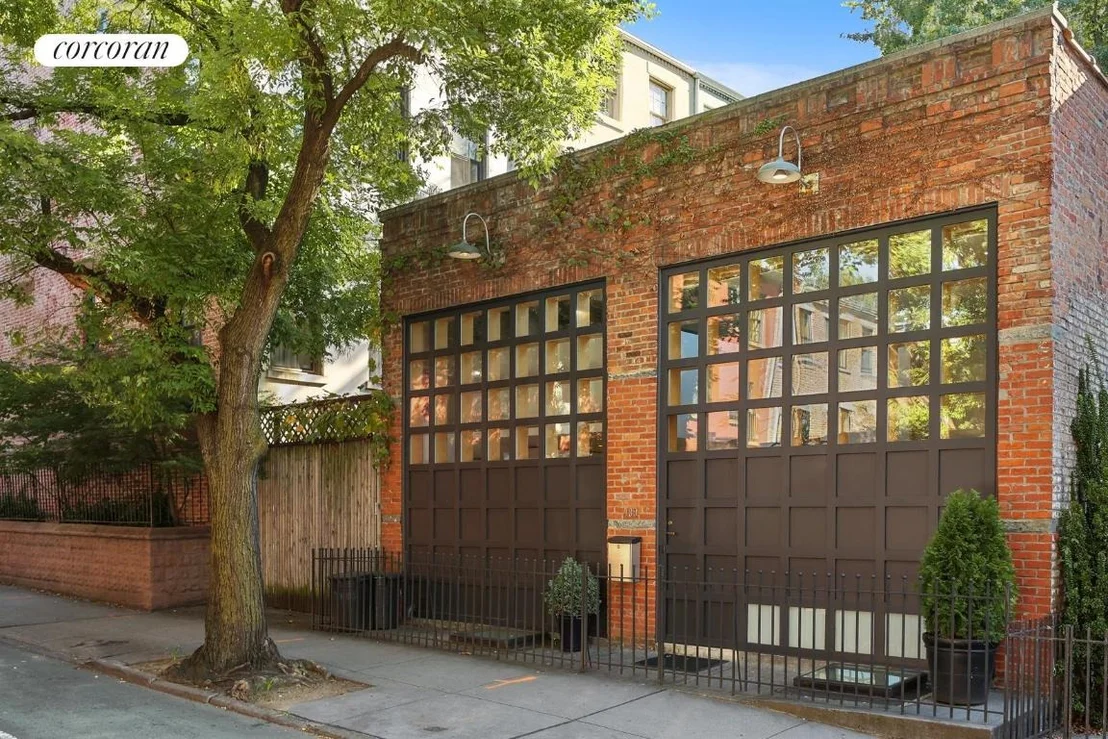 Photo of Unit 0 at 139 Bond Street