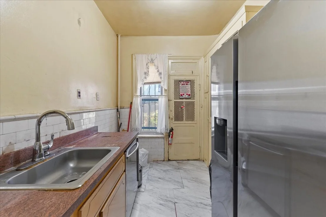 Photo of 1233 UNION Street