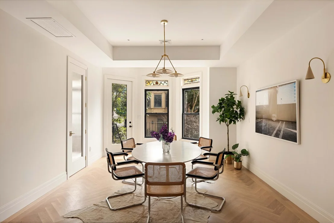 Photo of 220 LINCOLN Road