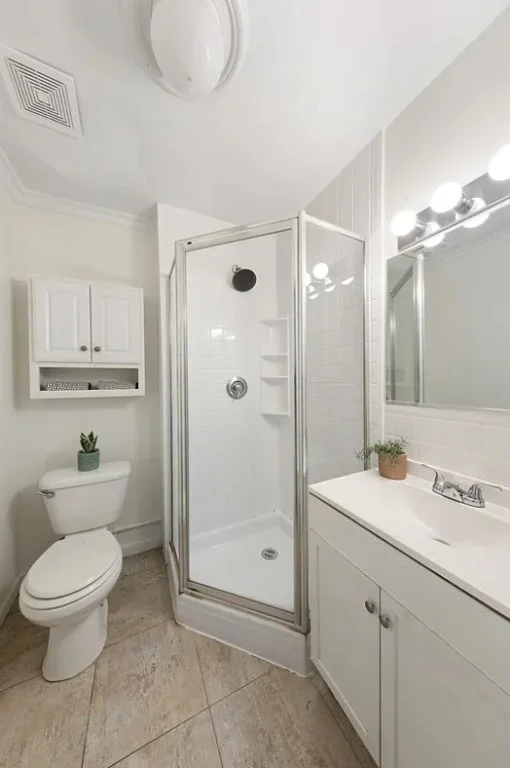 Photo of 664 Henry Street
