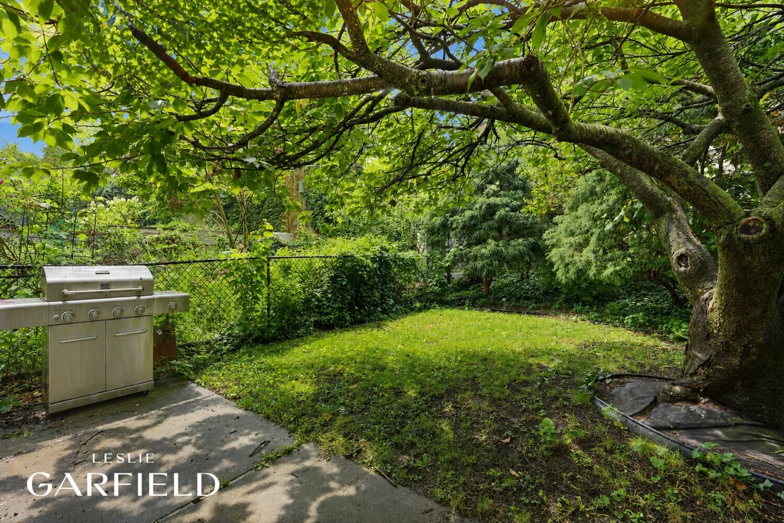 Photo of 472 10TH Street