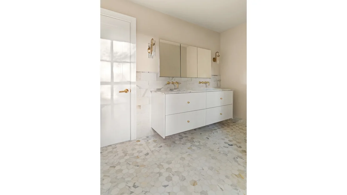 Photo of 159 BOND Street