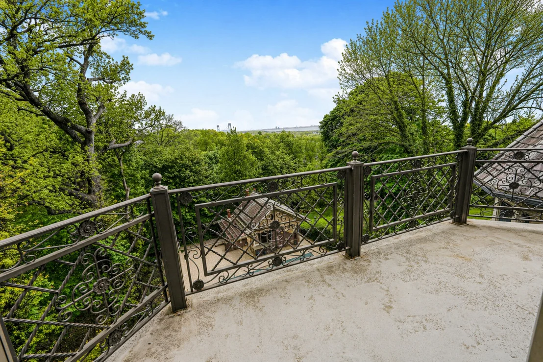 Photo of 125 BENEDICT Road