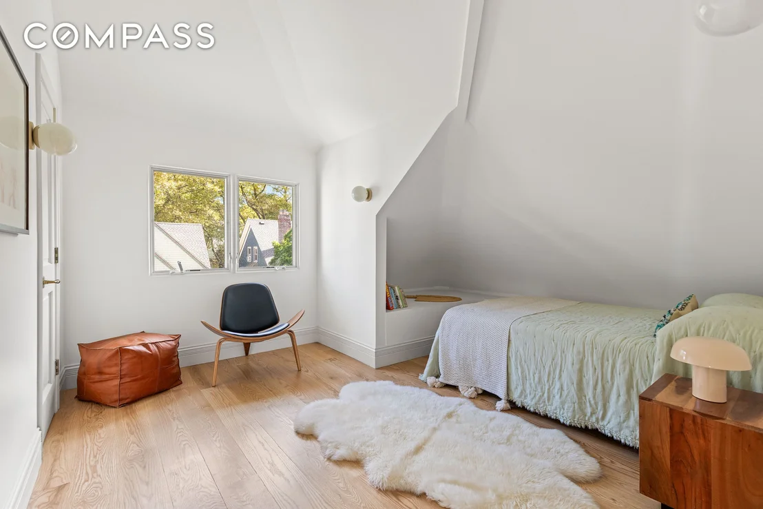Photo of 453 Stratford Road