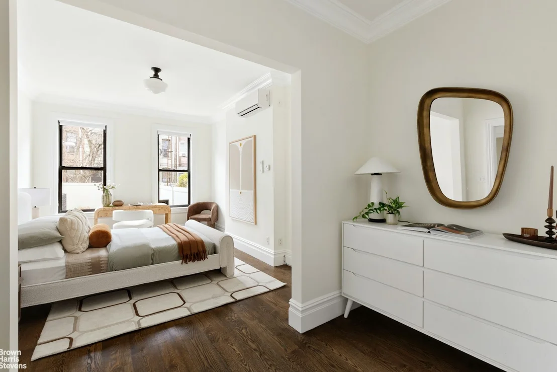 Photo of 302 WEIRFIELD Street