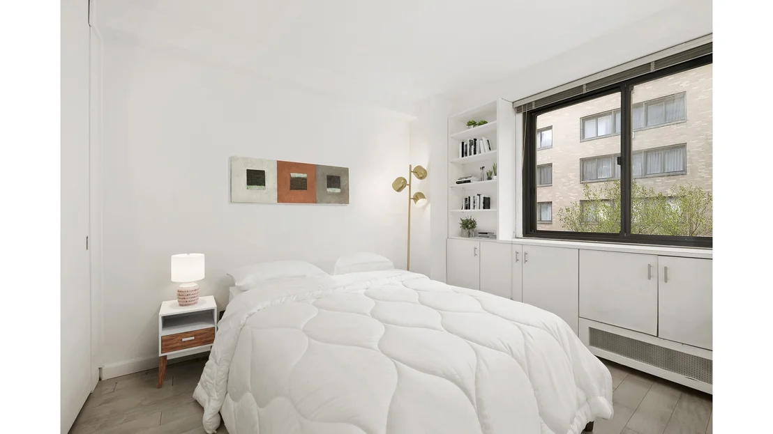Photo of Unit 6EFS at 16 W 16TH Street