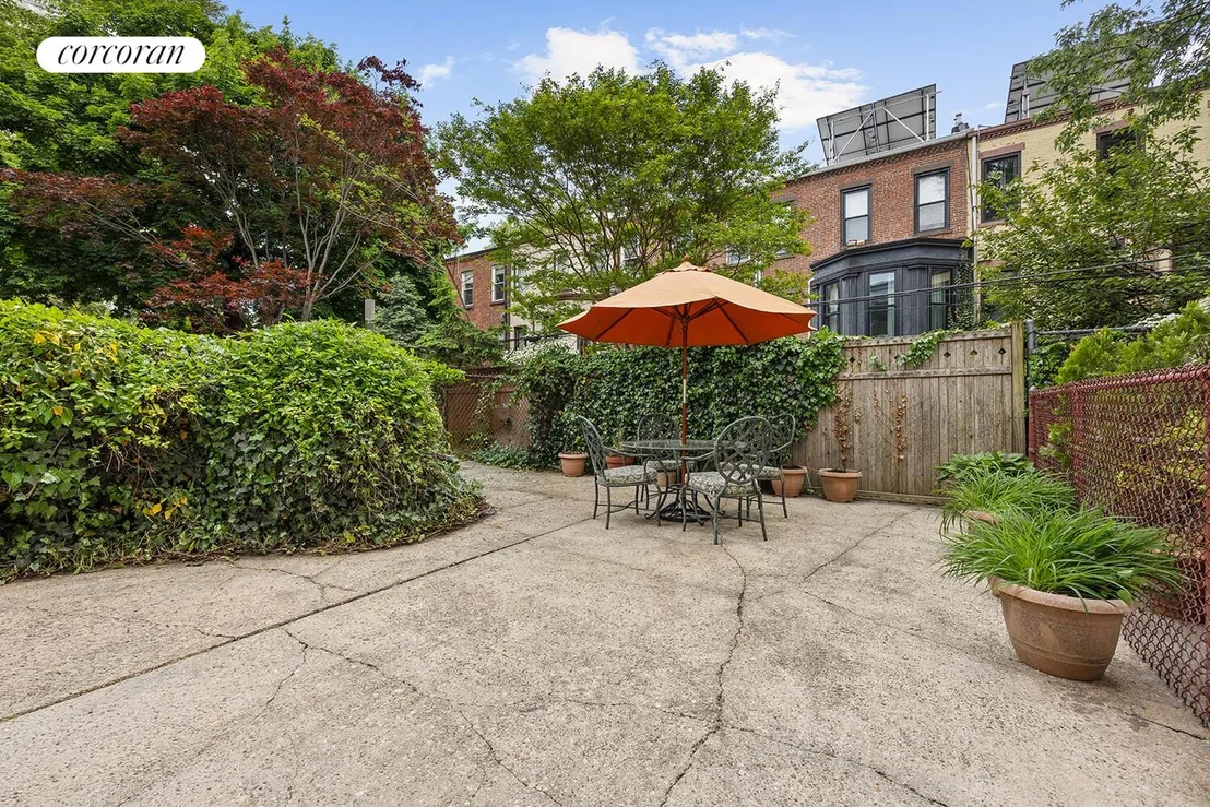 Photo of 166 Maple Street