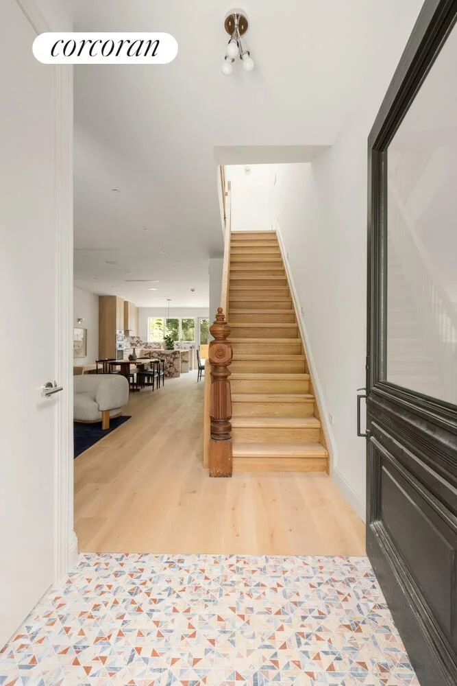 Photo of 700 MONROE Street