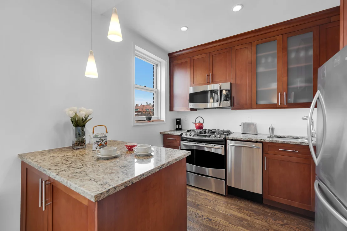 Photo of Unit 6D at 220 BERKELEY Place