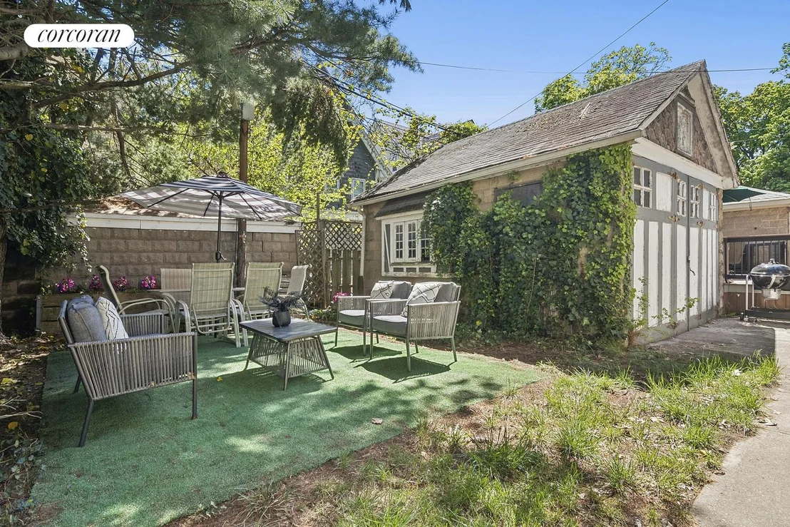 Photo of 739 Argyle Road