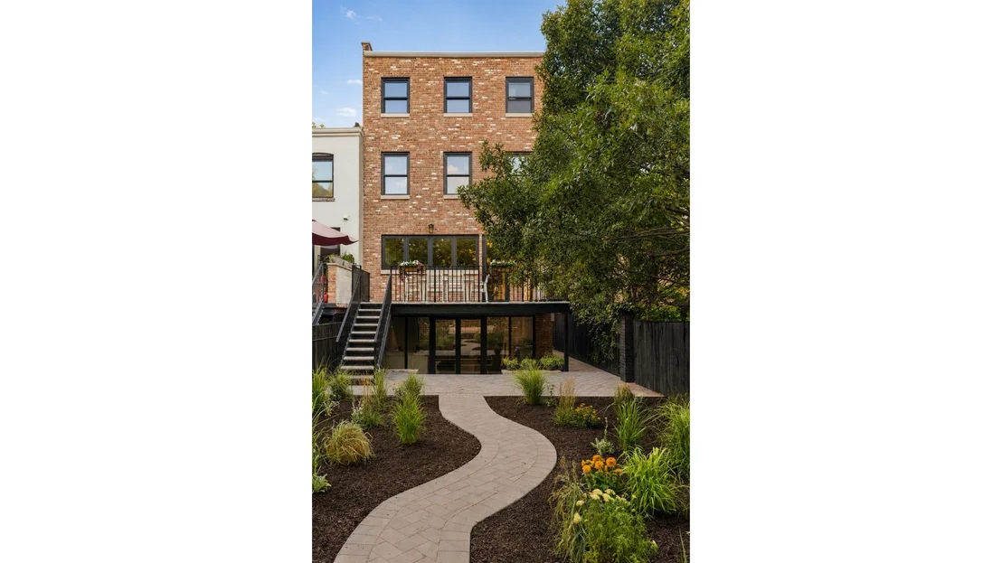 Photo of 159 BOND Street