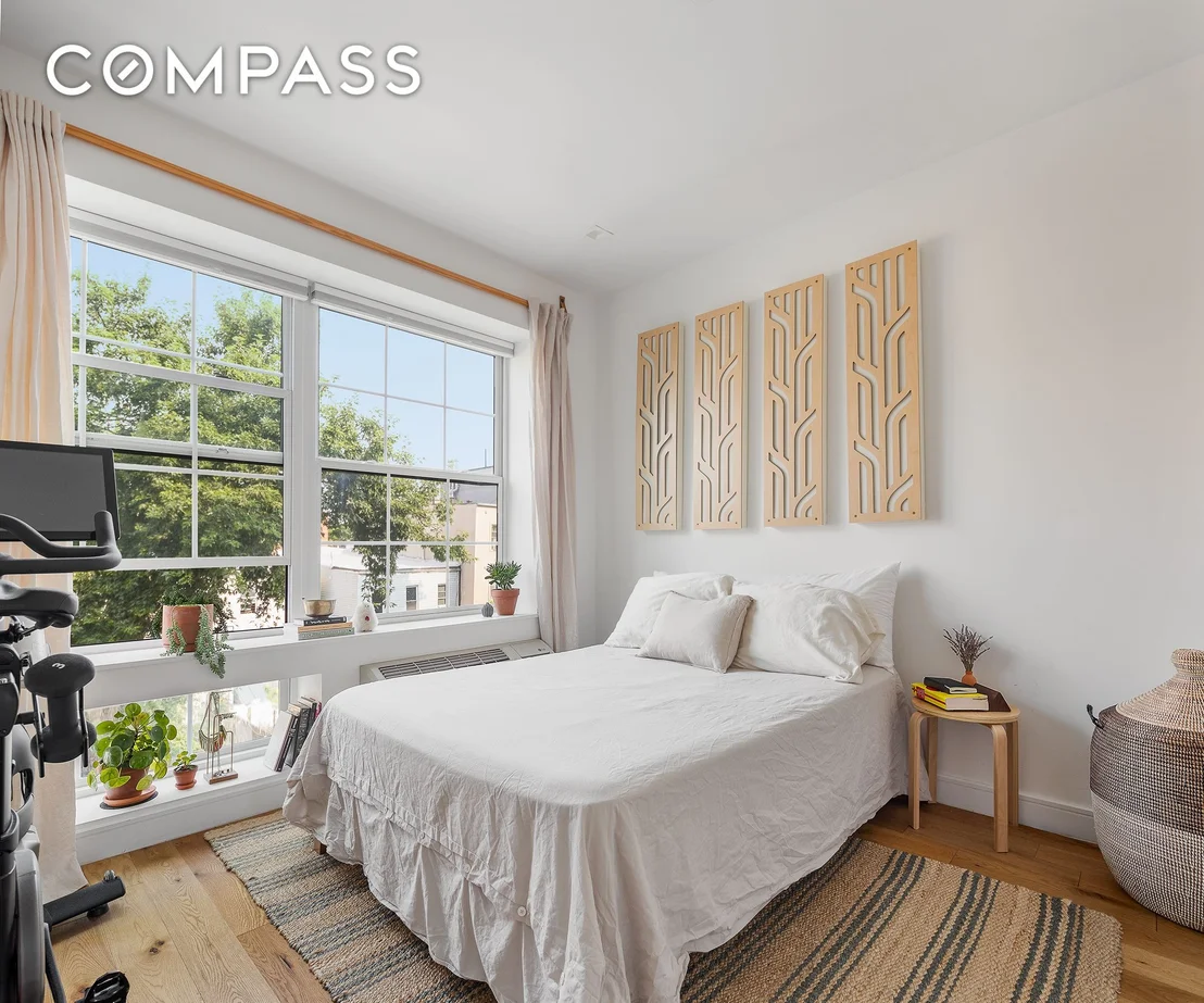 Photo of Unit 3B at 1229 Putnam Avenue