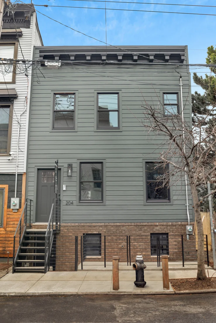 Photo of 204 Richards Street