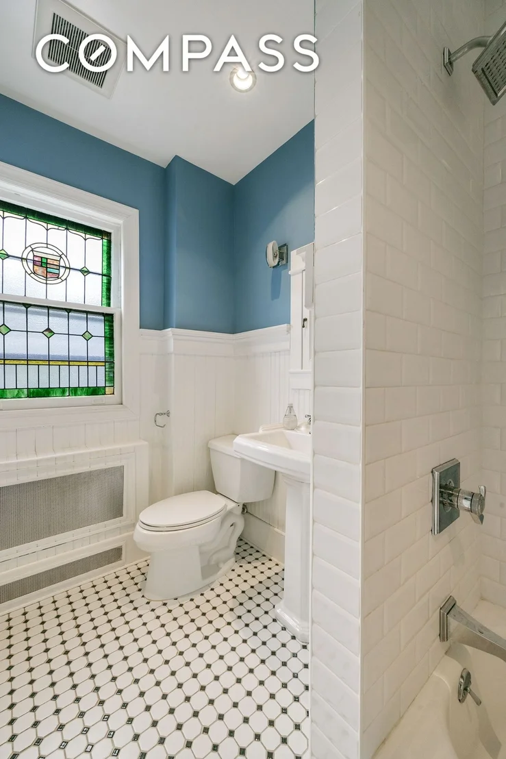 Photo of 744 Rugby Road