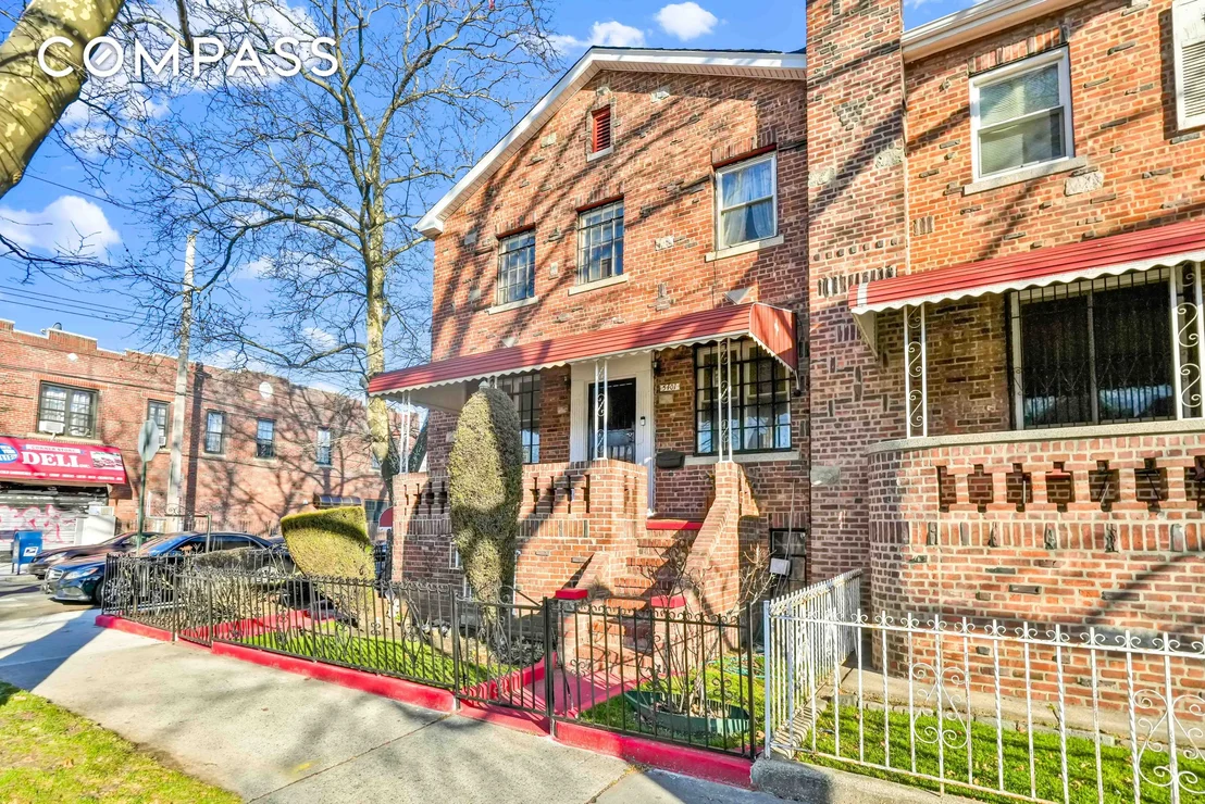 Photo of 5401 Clarendon Road