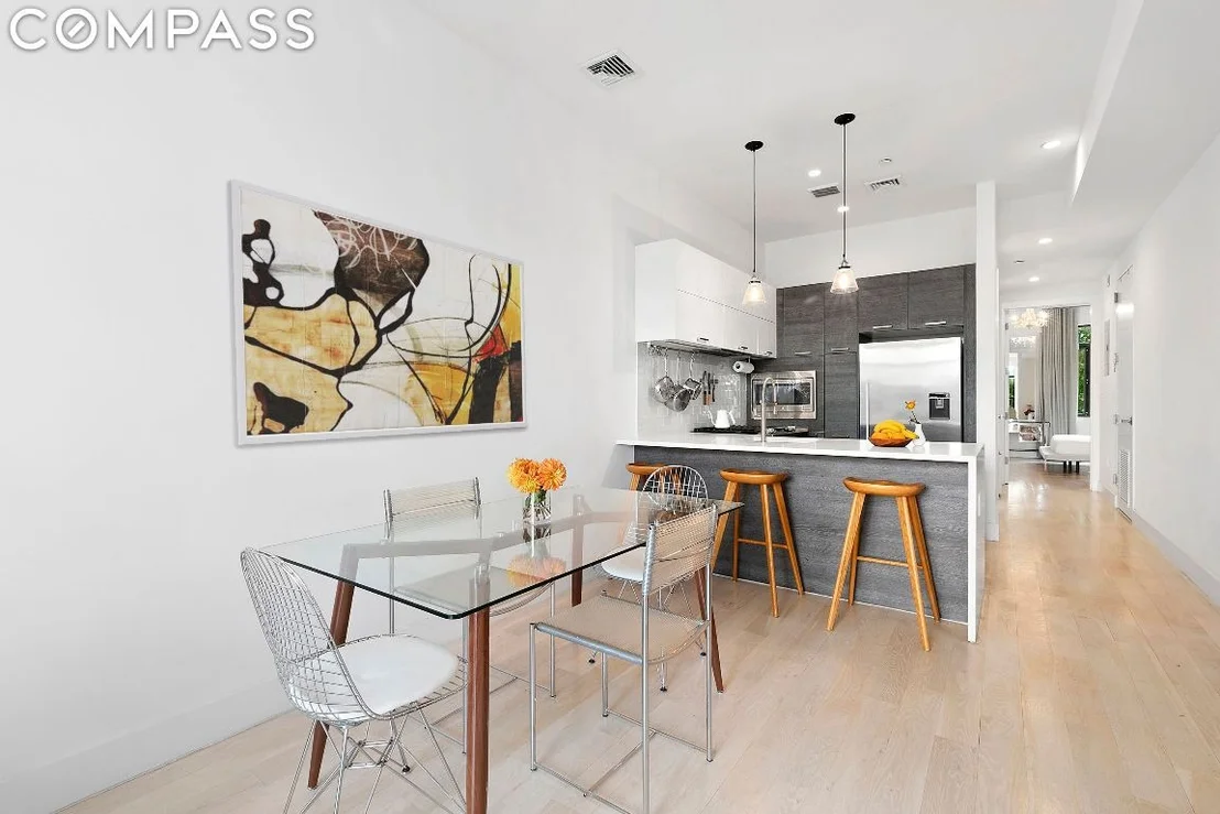 Photo of Unit 4 at 137 Eldert Street