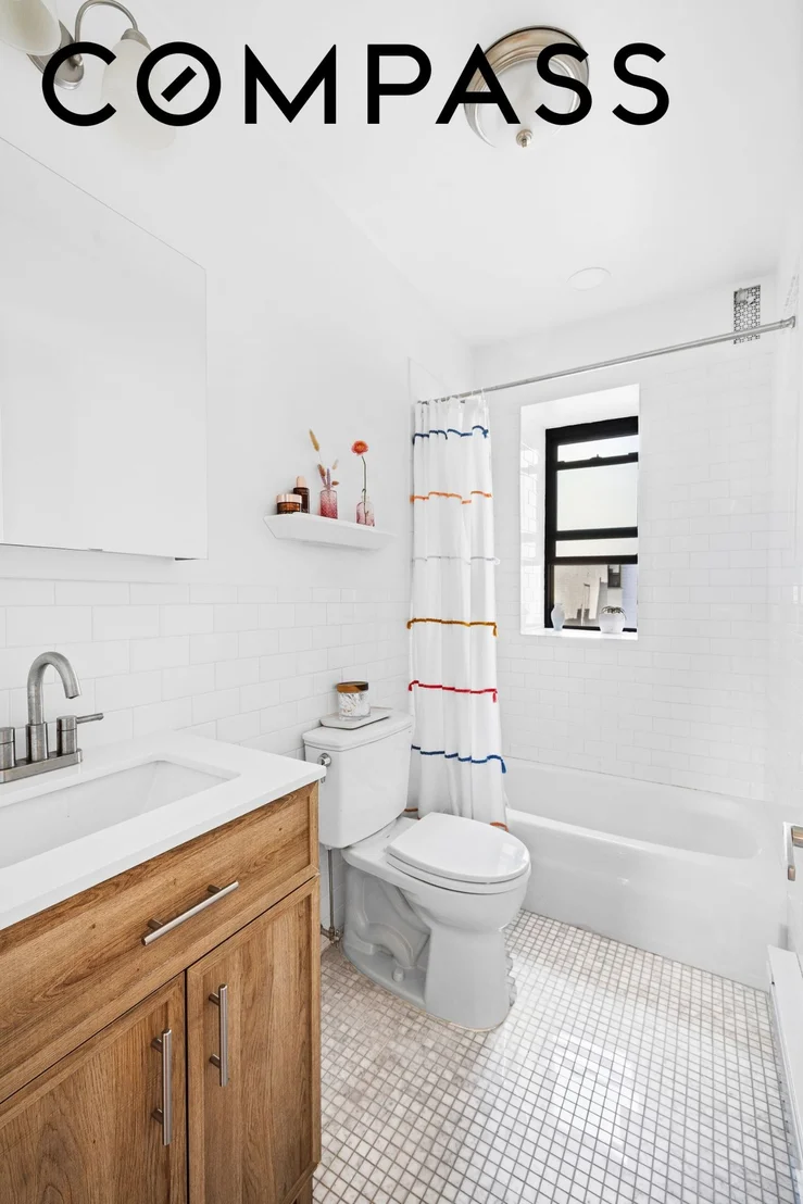 Photo of Unit 5H at 77 Eastern Parkway