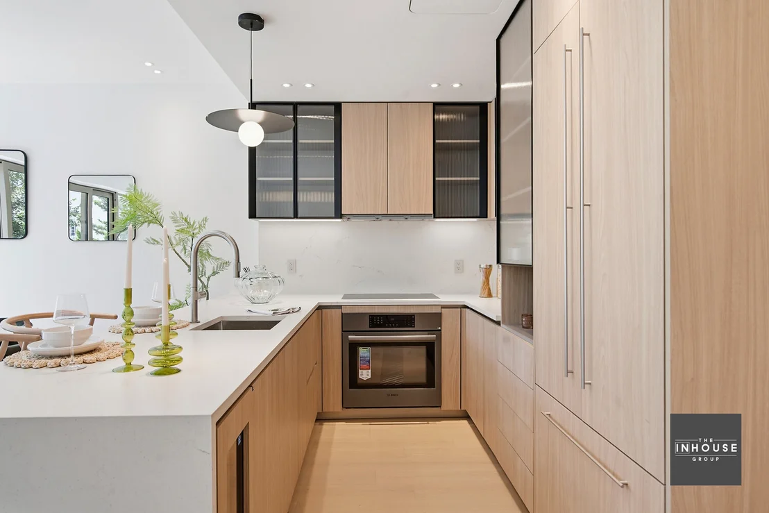 Photo of Unit 2 at 174 EAGLE Street