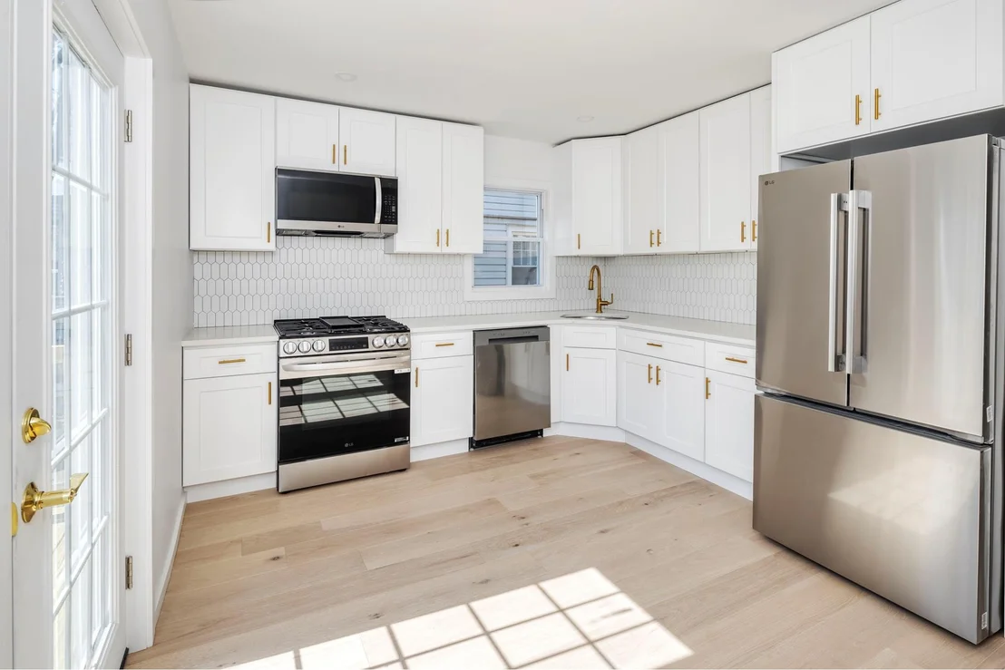 Photo of 5322 AVE M