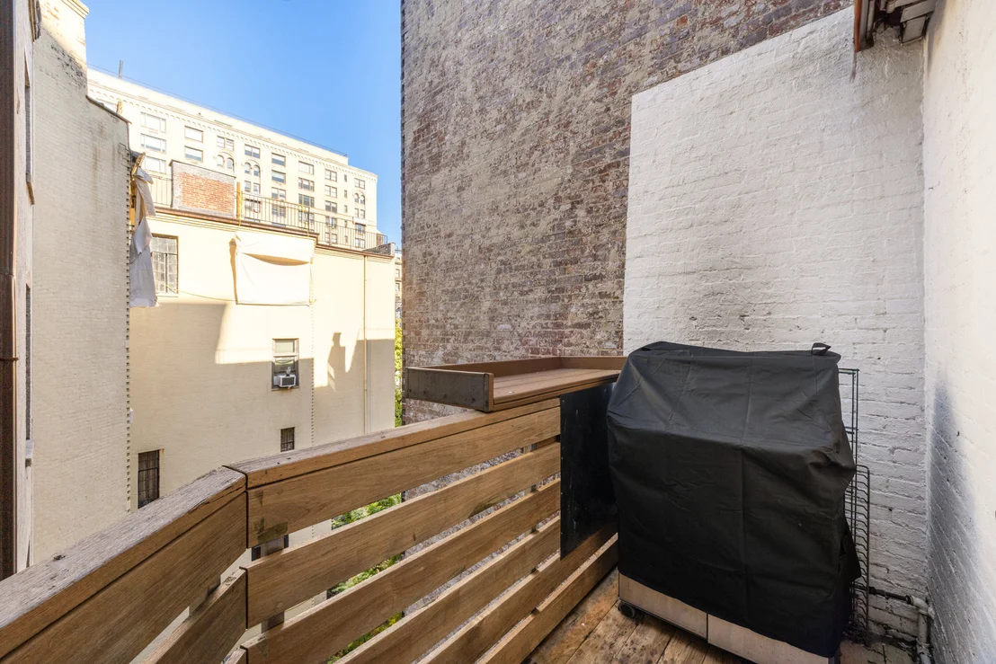 Photo of 40 RIVERSIDE Drive