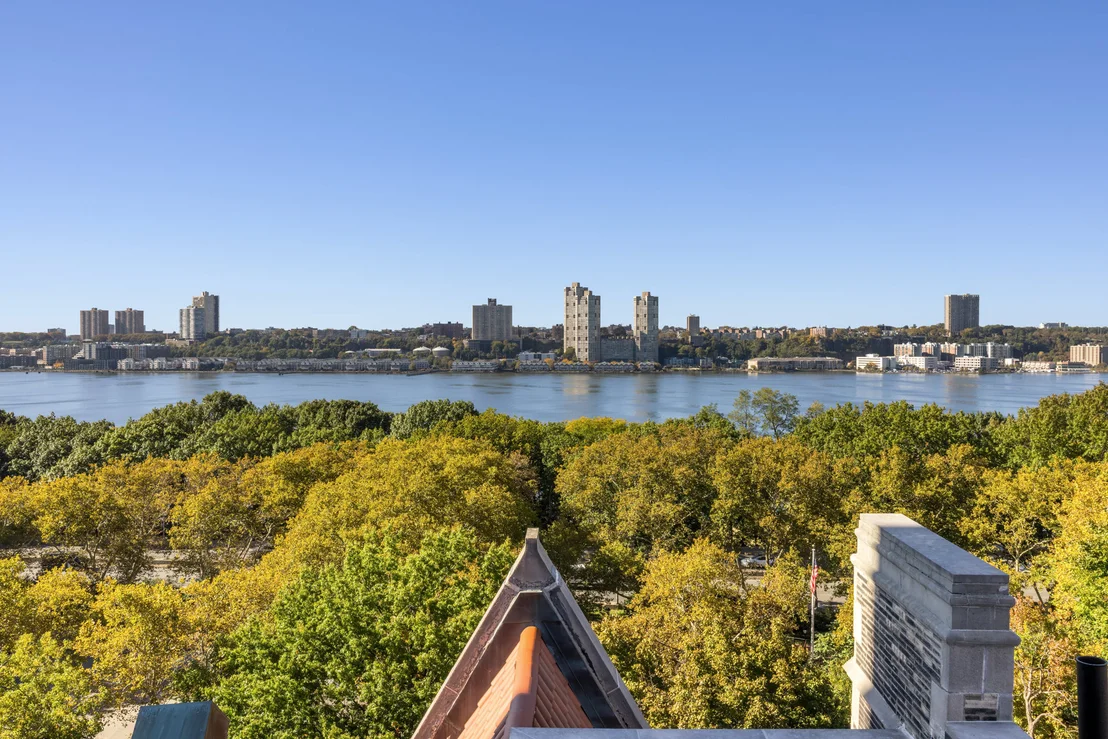 Photo of 40 RIVERSIDE Drive