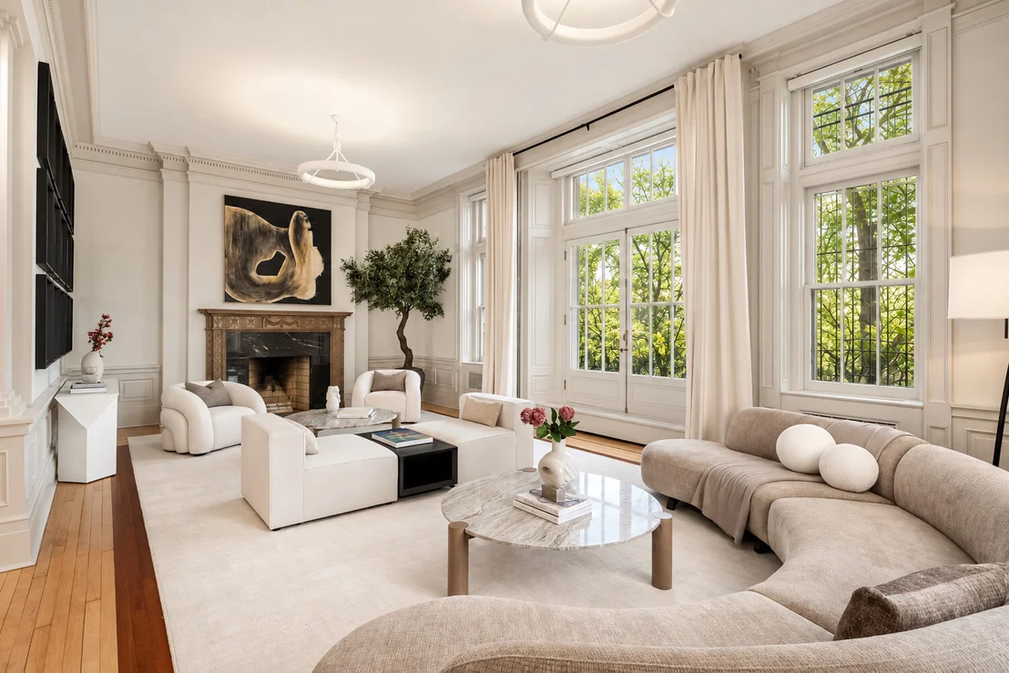 Photo of 337 RIVERSIDE Drive