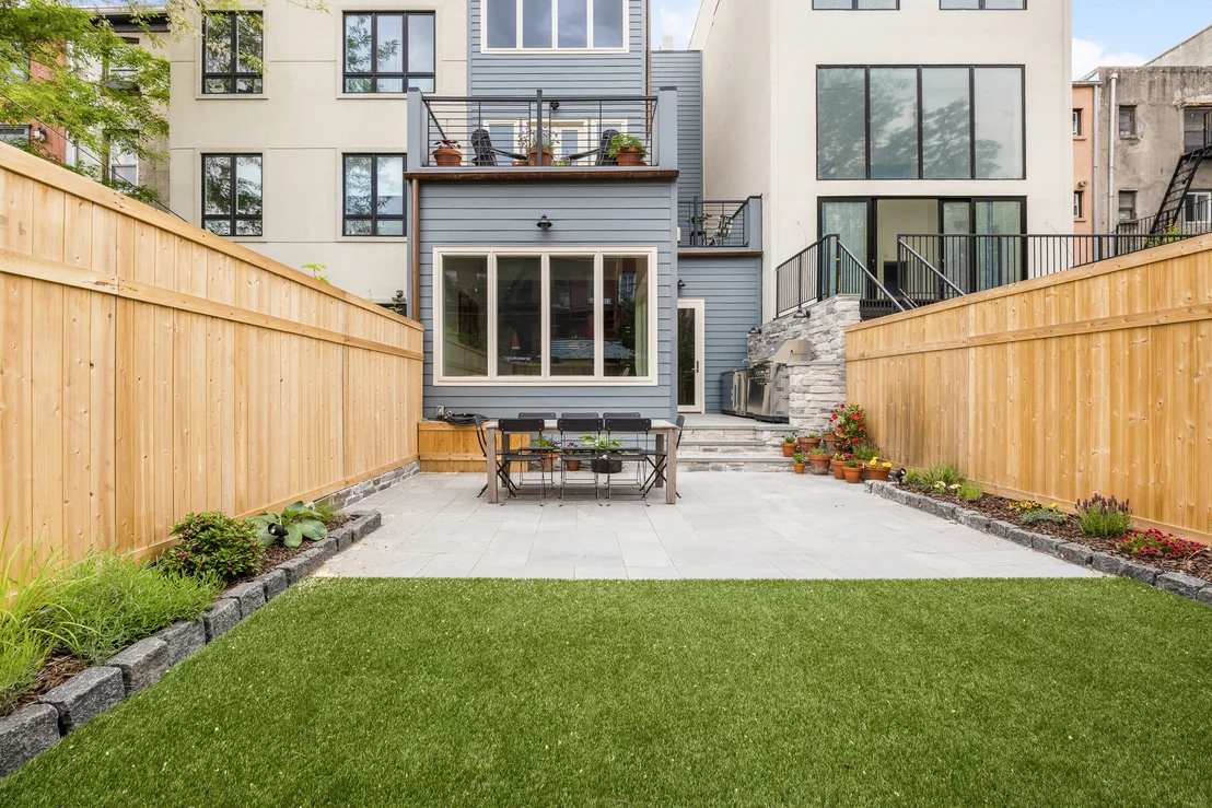 Photo of 35 IRVING Place