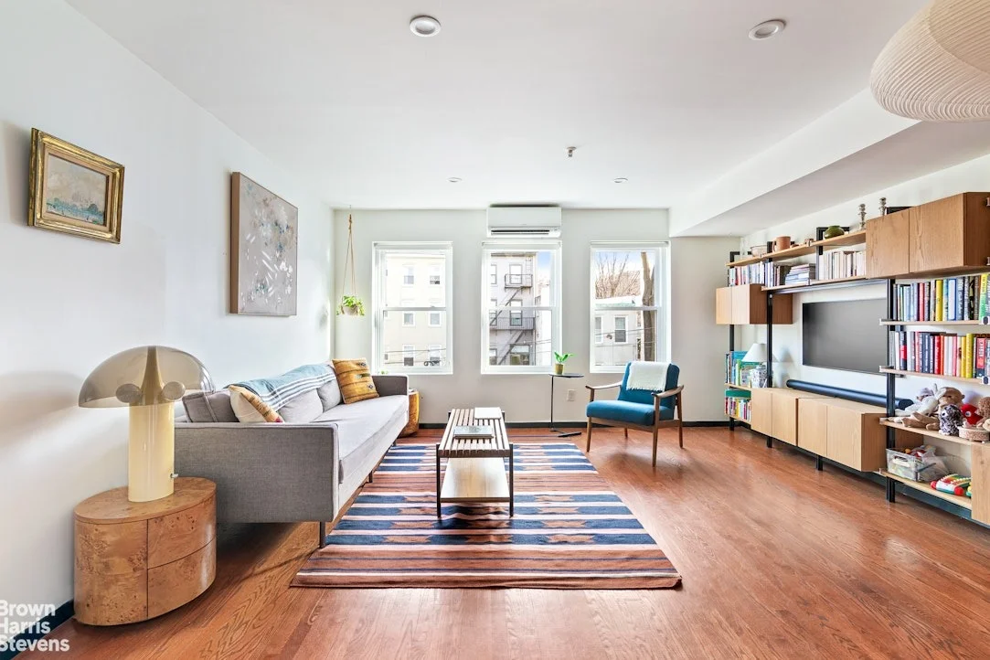 Photo of Unit A at 111 VANDERBILT Avenue