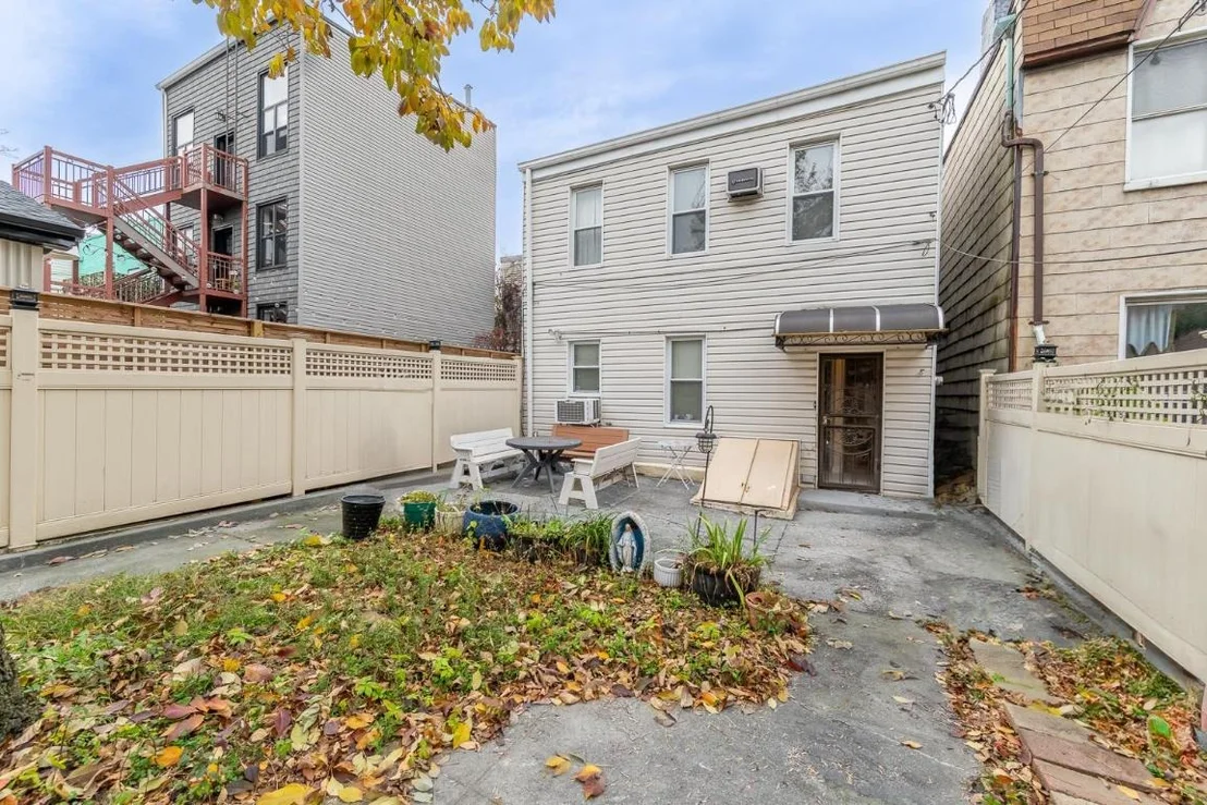 Photo of 311 Devoe Street