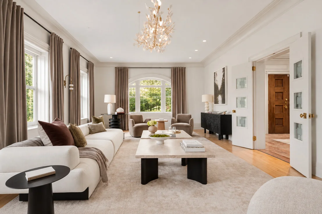 Photo of 337 RIVERSIDE Drive