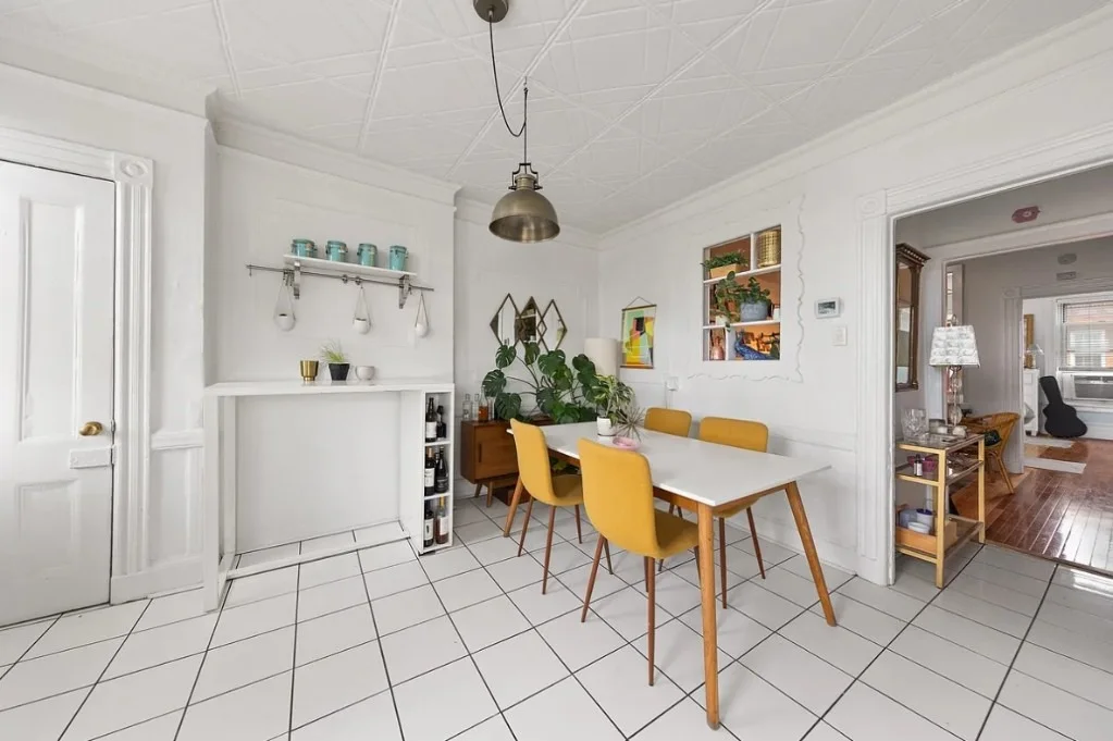 Photo of 664 Henry Street