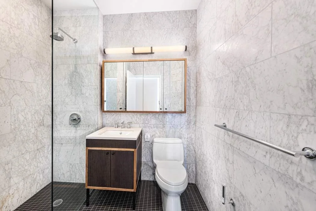 Photo of Unit D607 at 184 Kent Avenue
