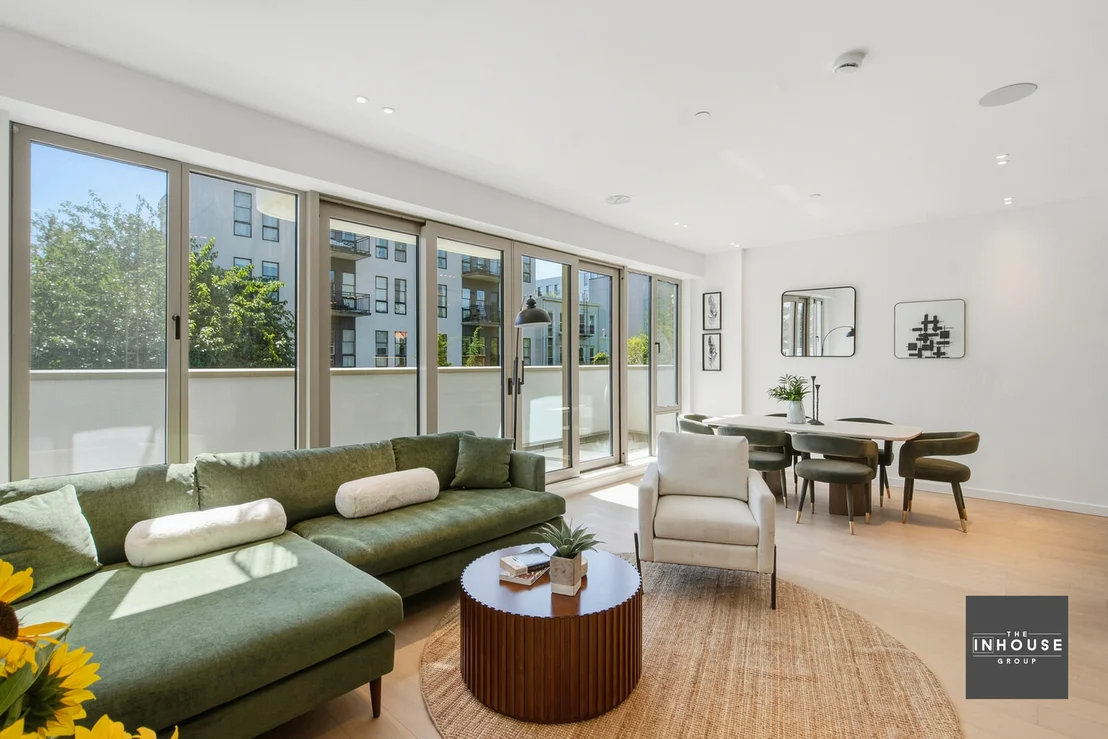 Photo of Unit 2 at 174 EAGLE Street