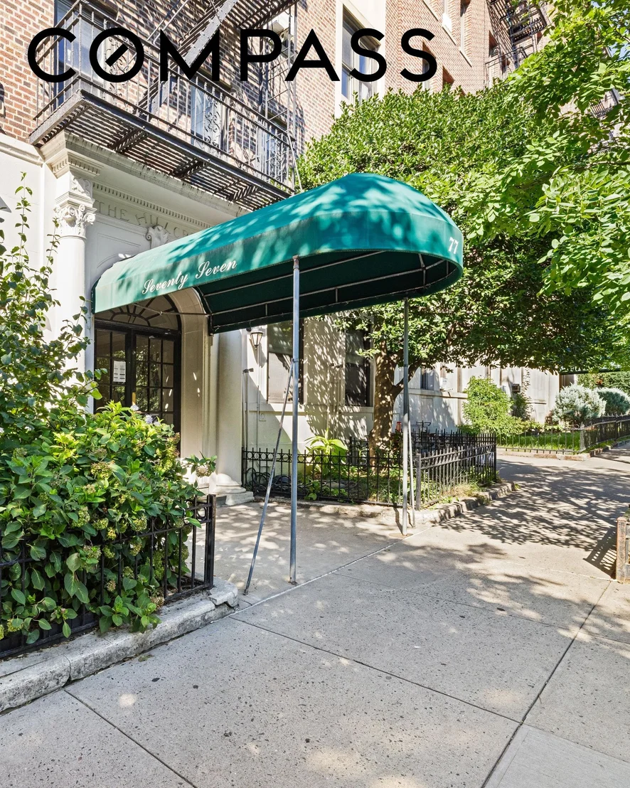 Photo of Unit 5H at 77 Eastern Parkway