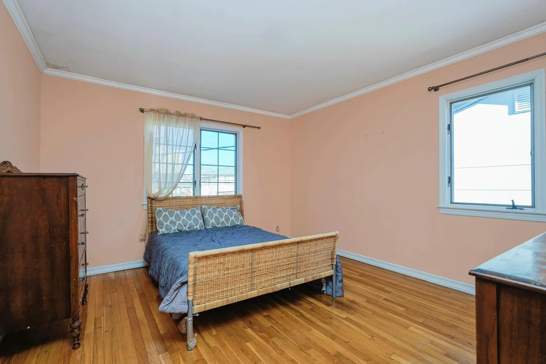 Photo of 333 MAYFAIR Drive N