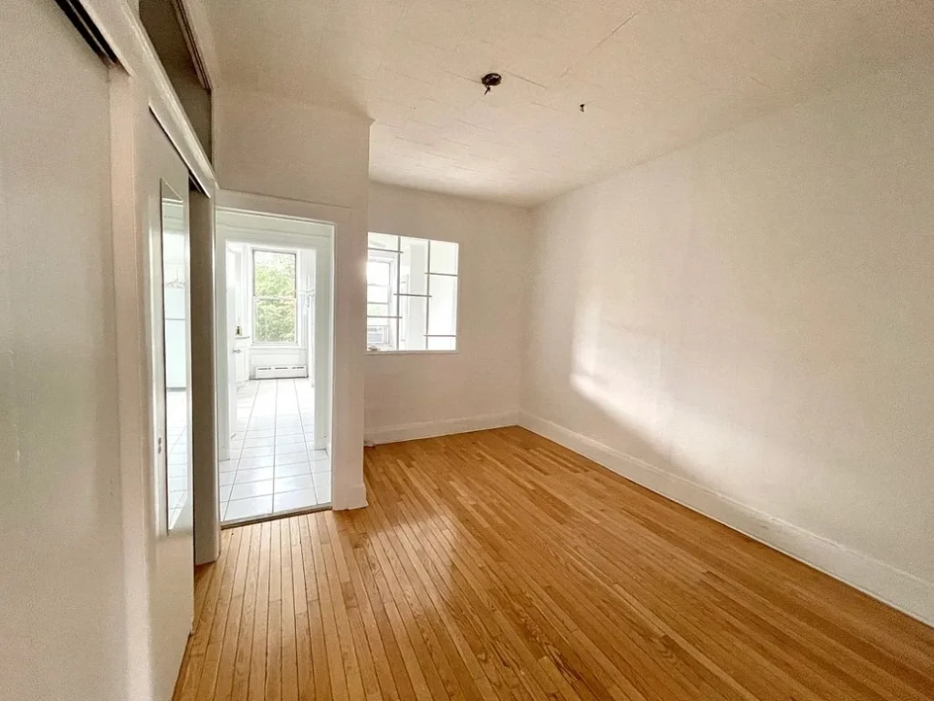 Photo of 664 Henry Street