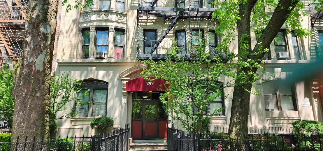 Photo of Unit 1B at 767 EASTERN Parkway