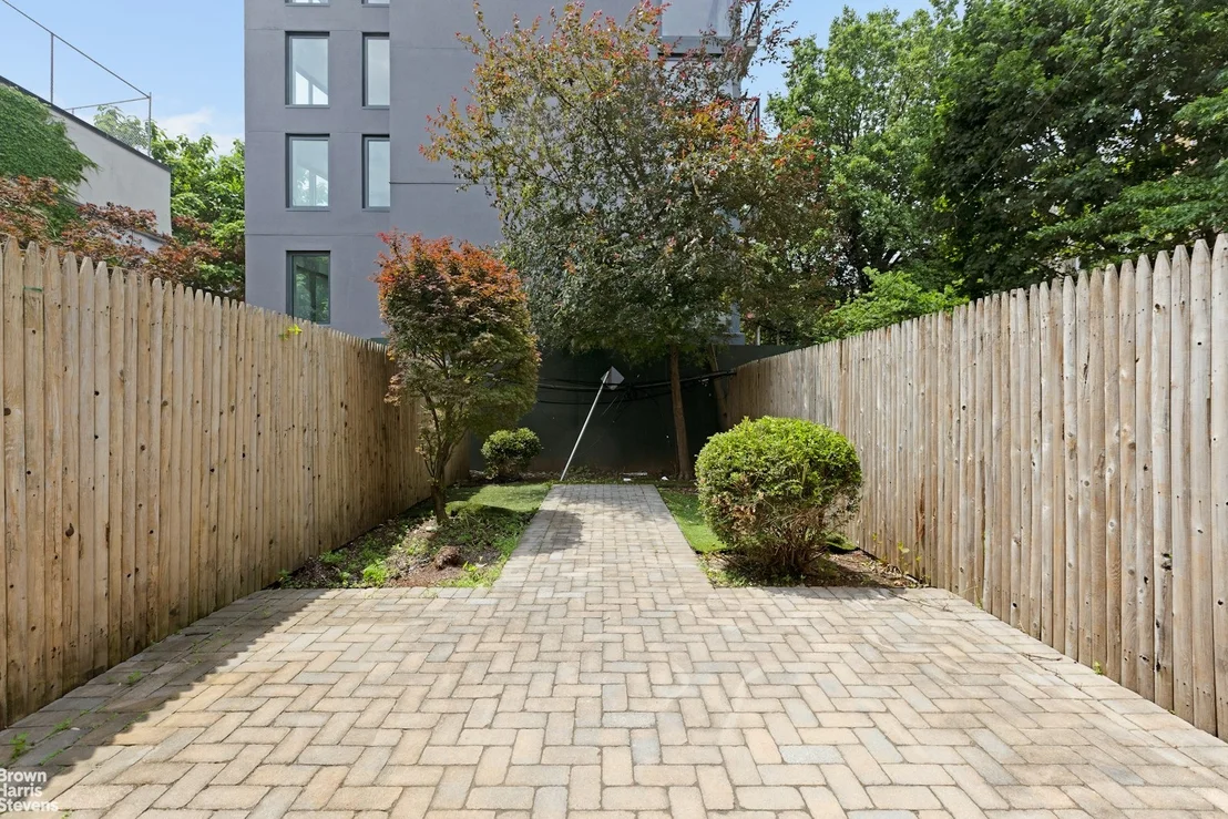Photo of 18 ARLINGTON Place
