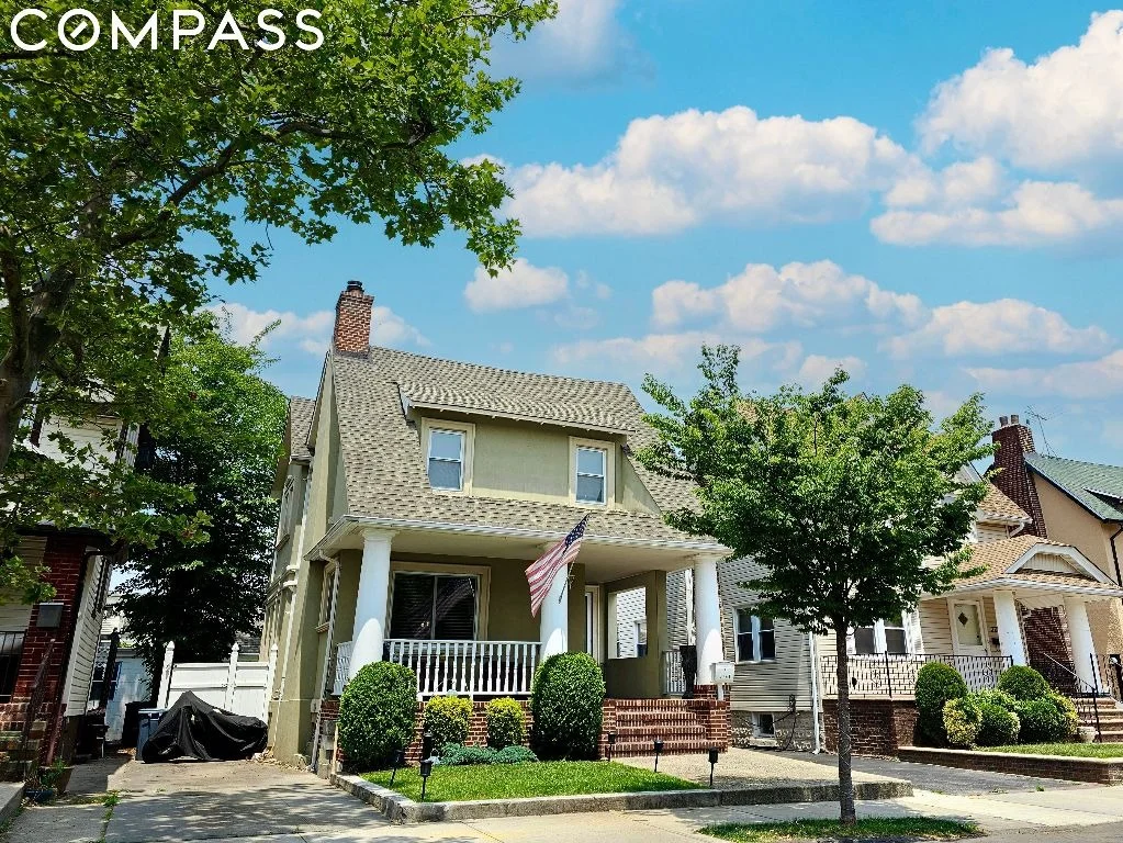 Photo of 3741 Maple Avenue
