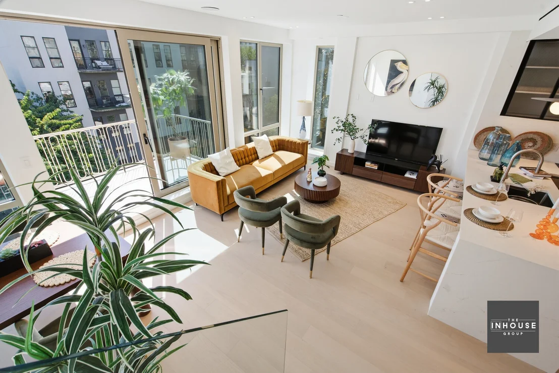 Photo of Unit PH at 174 EAGLE Street