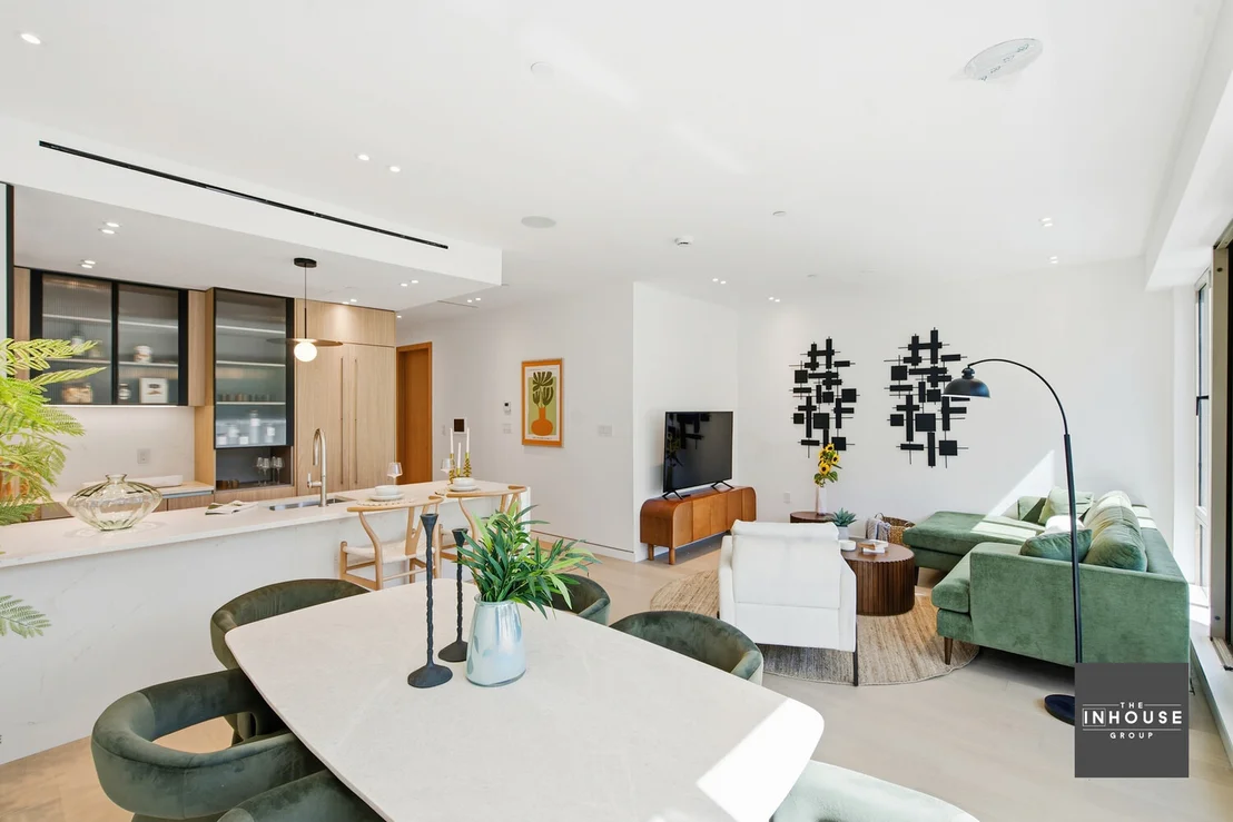 Photo of Unit 2 at 174 EAGLE Street