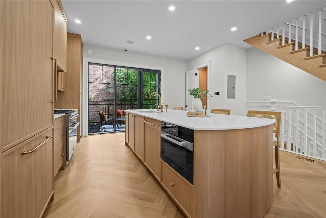 Photo of 131 KANE Street